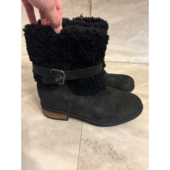 UGG Australia Womens Blayre II Black Leather Shearling Buckle Ankle Boot 8 - Picture 1 of 8